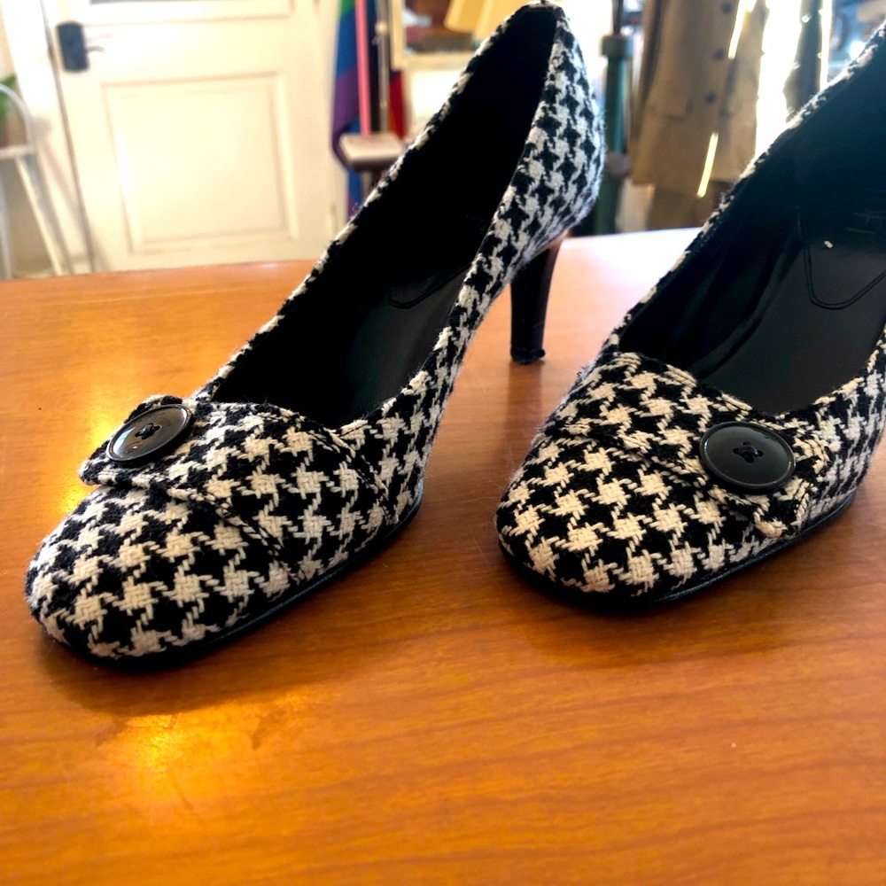 Ann Taylor Loft houndstooth pumps
